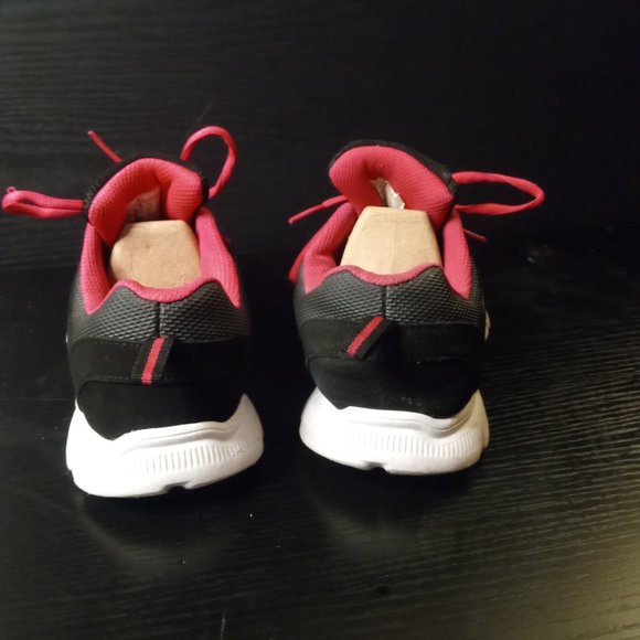 Danskin Now: Sneakers size 5 - Picture 6 of 11